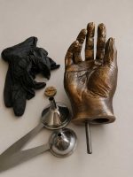 Handafdruk naar Bronzen beeld/urn - Afbeelding 2