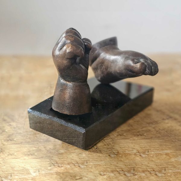 Beeld kleintje in brons 2 of meer afdrukken | 14-104