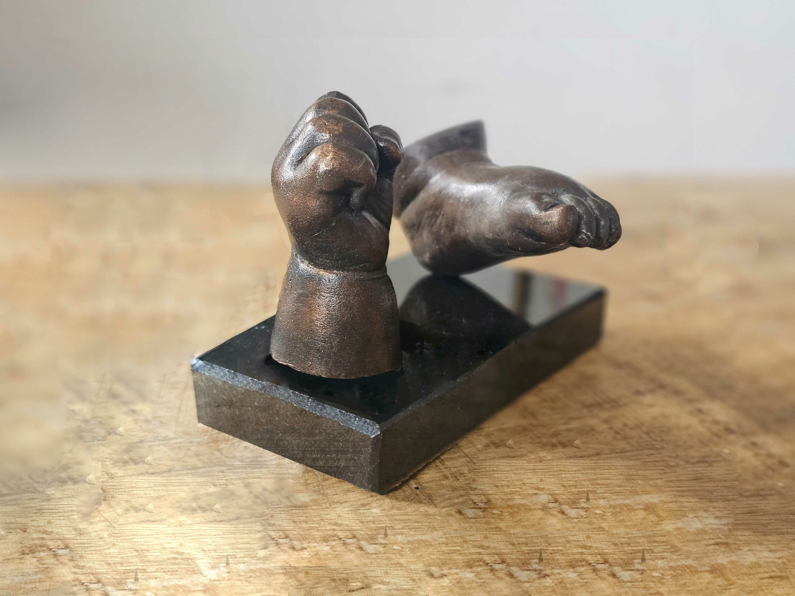 20250626_140843-scaled Beeld kleintje in brons 2 of meer afdrukken | 14-104 - Afbeelding 1