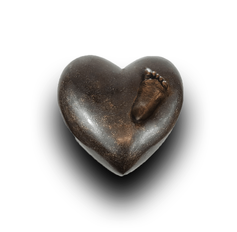 Bronzen urn hartje met voetafdruk