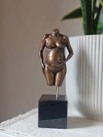 Zwangerschapsbeeldje in brons | 17-106 - Afbeelding 4