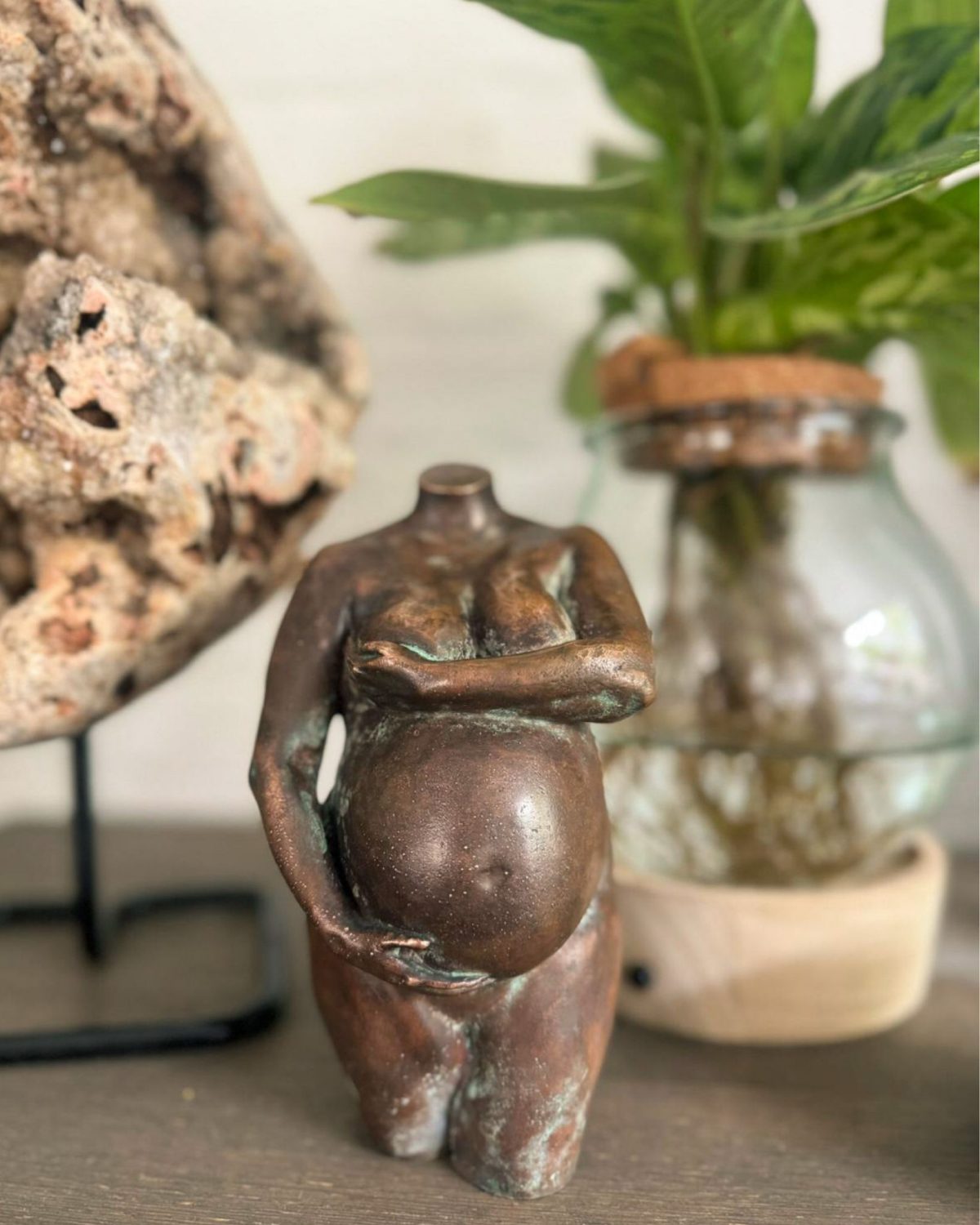 Zwangerschapsbeeldje in brons | 17-106 - Afbeelding 7