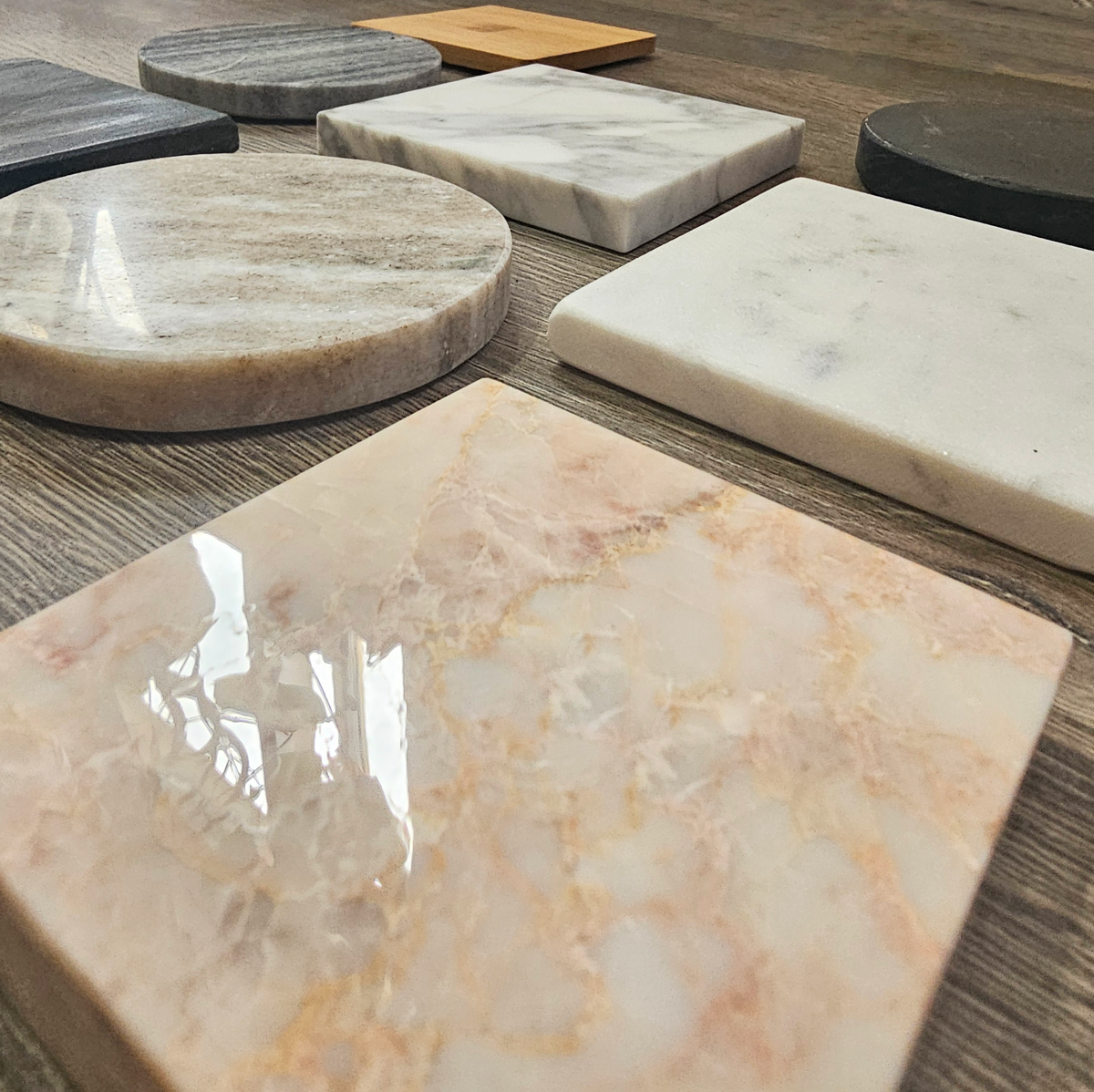 Zwangerschapsbeeldje in brons | 17-106 - Afbeelding 2