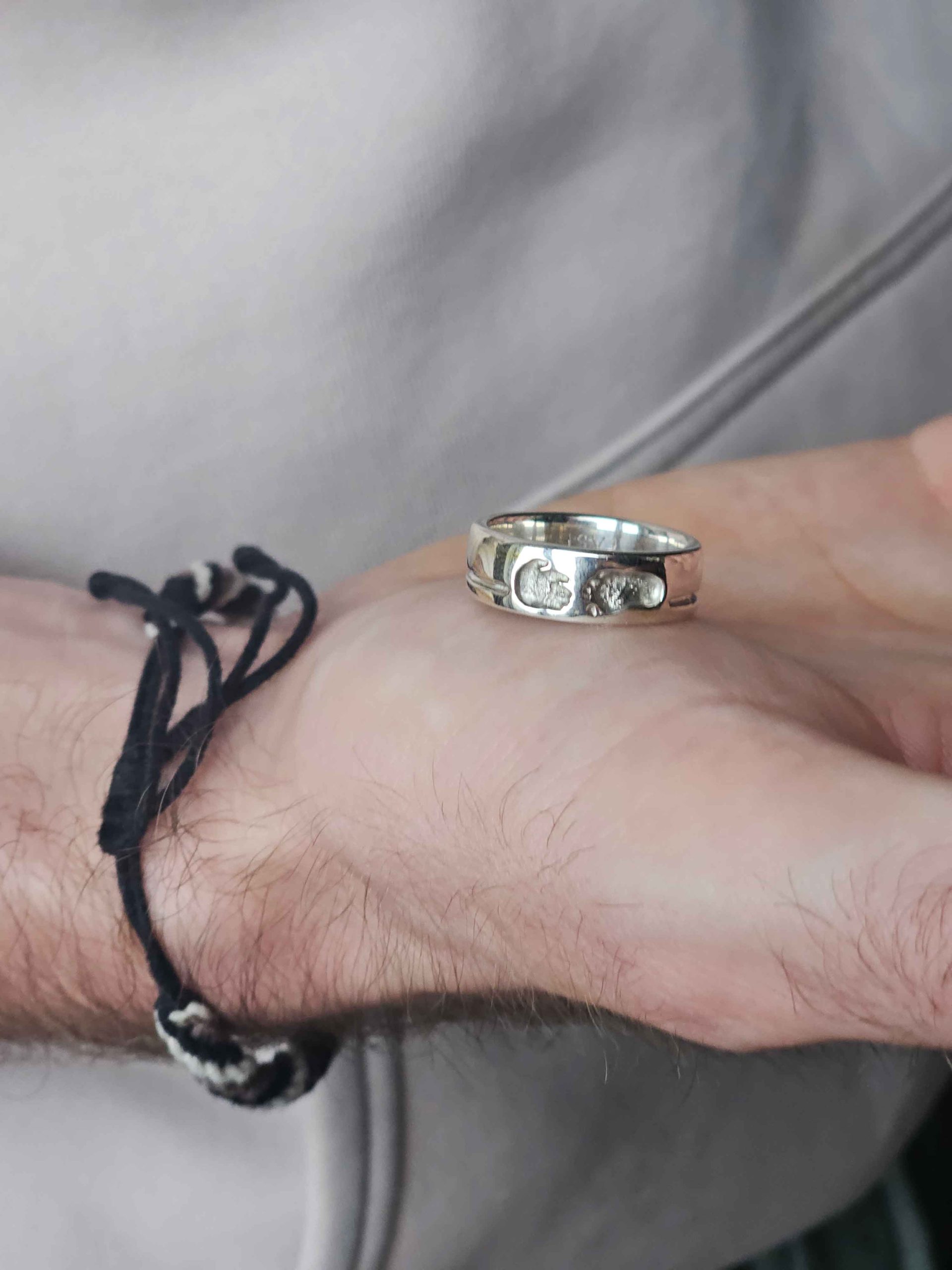 Gepersonaliseerd sieraad voor hem met hand en voetafdruk
